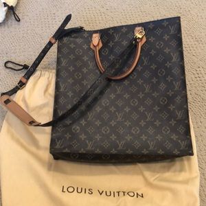 Louis Vuitton Tote